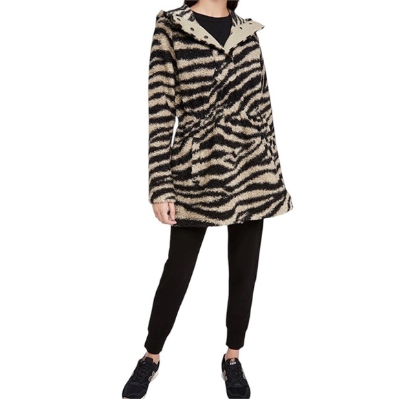 Anthropologie Jackets & Blazers - Varley by Anthropologie Whitfield Sherpa Oversized Zebra Pullover XS-M fit